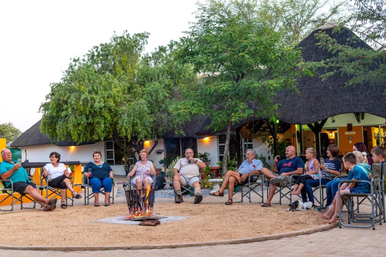 Lion'S Den Guesthouse Otjiwarongo Exterior photo